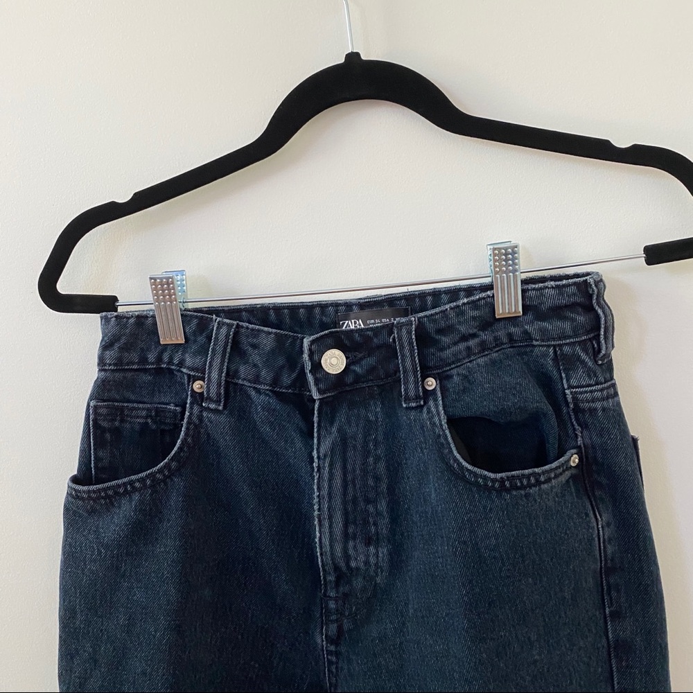 Black high waisted straight leg Zara jeans - Picture 5 of 5